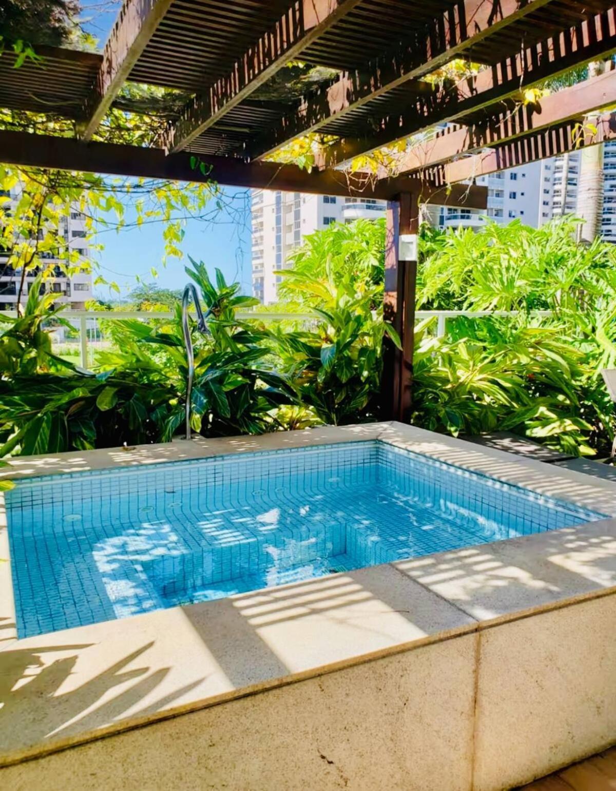 Apto Na Barra Da Tijuca Proximo A Apartamento *