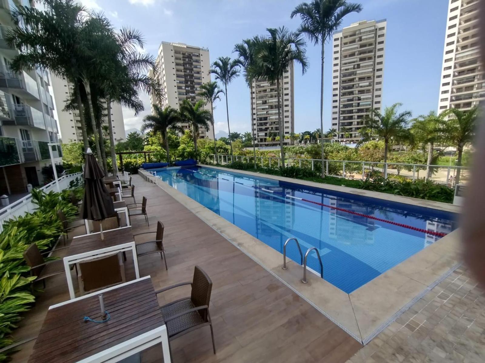 Apto Na Barra Da Tijuca Proximo A *