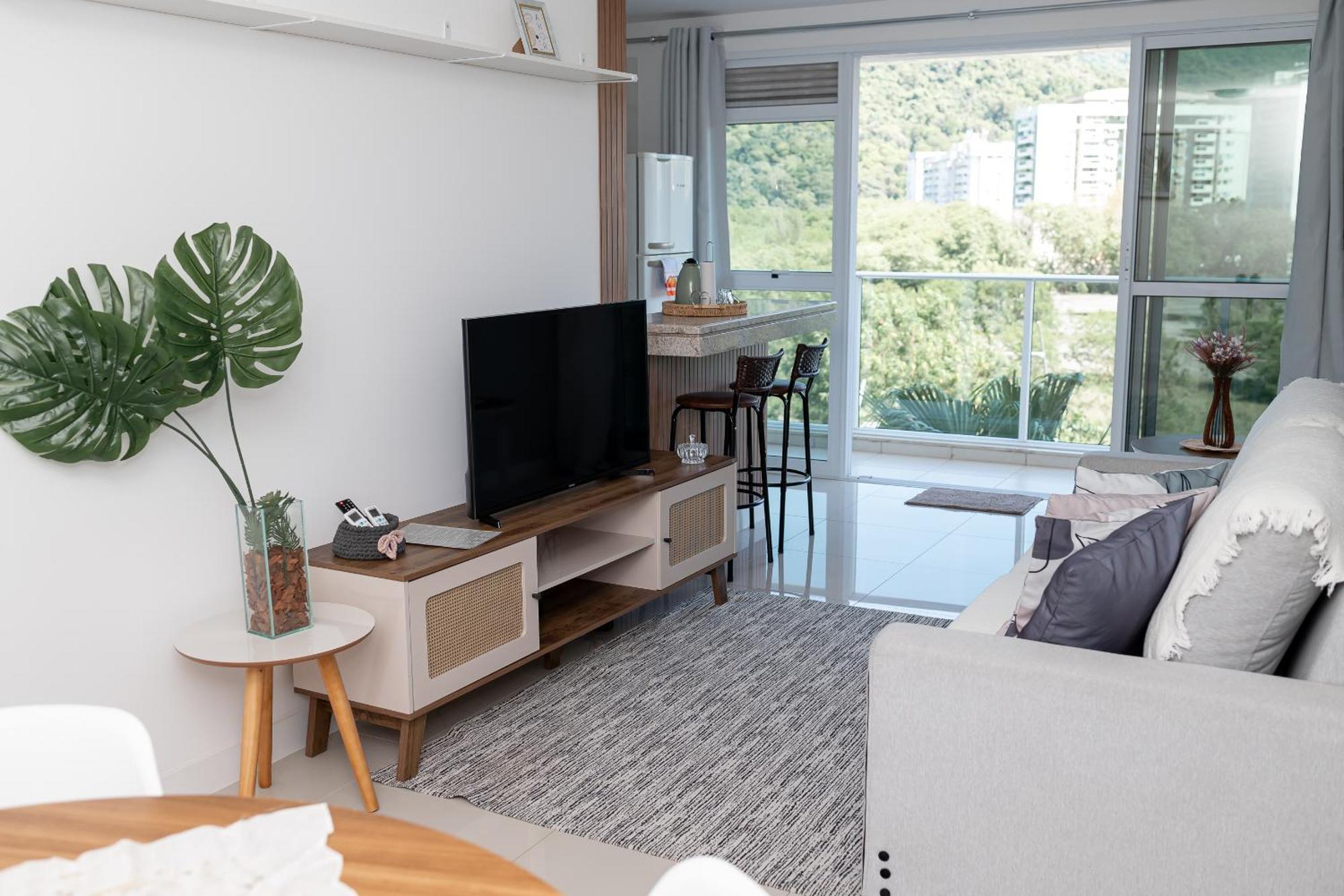 Apto Na Barra Da Tijuca Proximo A Apartamento *