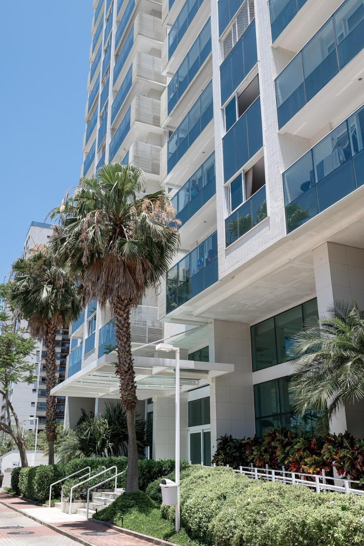 Apto Na Barra Da Tijuca Proximo A Apartamento
